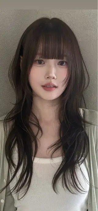 ロング パーマ 韓国風レイヤーカラー ライムのヘアスタイル