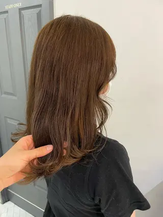 セミロング カラー une所属・kunimi harukaのヘアスタイル