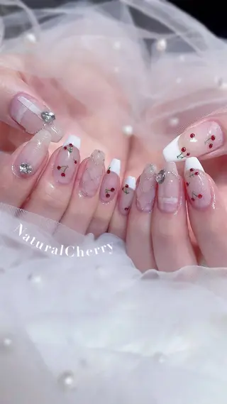 ネイル ️🫧もこ 艶感ネイル🫧のネイルデザイン
