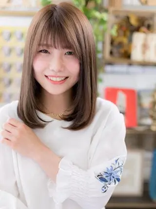 セミロング カラー 出川 宙☘️のヘアスタイル