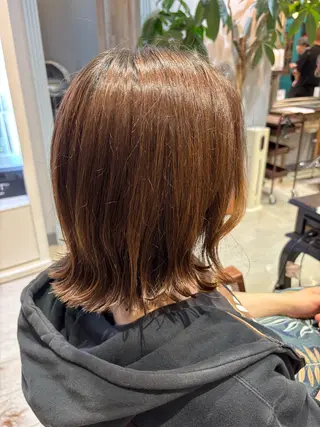 ミディアム ツヤ感カラーレイヤー カット川野莉空のヘアスタイル