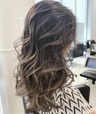 ロング カラー パーマ ヘアアレンジ 【公式】amble luxe池袋東口🩷のヘアスタイル