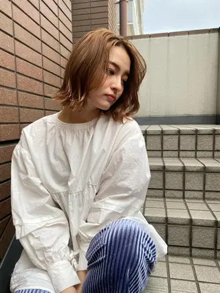 ショート カラー 小顔レイヤー/ ベージュ🤍Rieのヘアスタイル