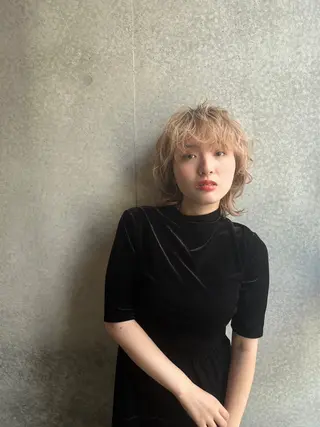 ミディアム 新堀 紫音のヘアスタイル