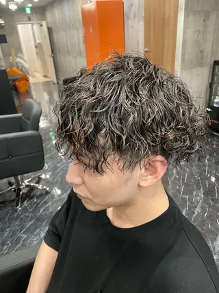 パーマ メンズ NINE+/代表 ブリーチ特化型サロンのヘアスタイル
