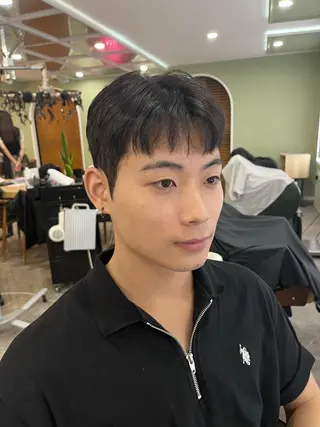 ショート 韓国ヘア🪽 Yenaイェナのヘアスタイル