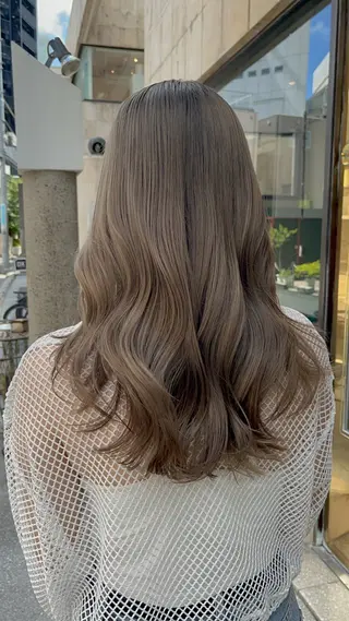 ロング カラー 似合わせベージュ 🍯ayumi🍯のヘアスタイル