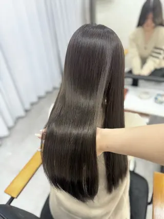 ロング カラー 赤み無し柔らかカラー 【梅田】madokaのヘアスタイル