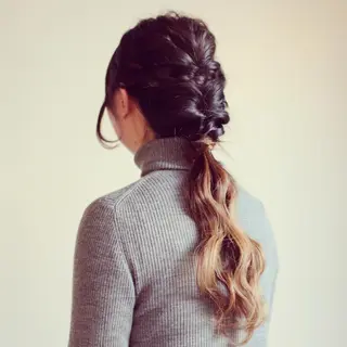 ロング ヘアアレンジ コウノス マサコのヘアスタイル