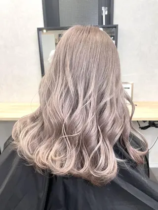 セミロング ヘアアレンジ カラー ハイトーン カラーのヘアスタイル