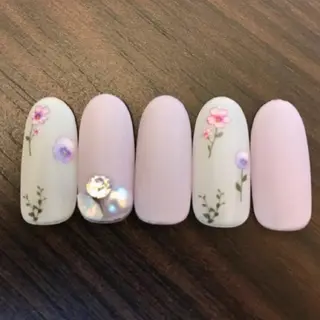 ミディアム .. momoko🕊のネイルデザイン