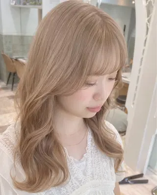 ロング 栄ハイトーン/ ベージュカラー中園薪のヘアスタイル