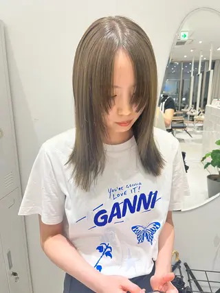 ミディアム 透明感カラー👑 井上美乃里のヘアスタイル
