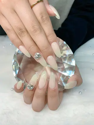 ネイル Crystal Nailのネイルデザイン
