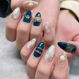 ミディアム ネイル YUNA FUKUDAのネイルデザイン