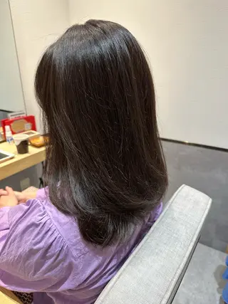 セミロング カラー やまぐち あやみのヘアスタイル