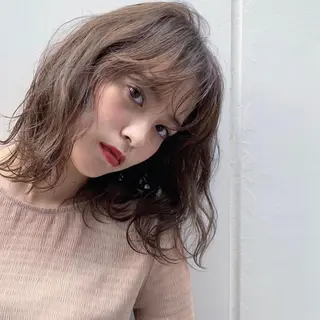セミロング カラー 野村 百花のヘアスタイル