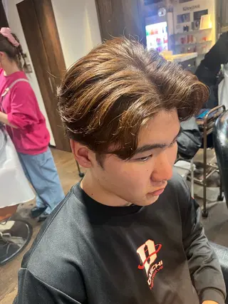 カラー メンズ 小泉 ゆあのヘアスタイル