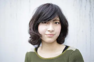 ミディアム カラー タジマ ヤスヒサのヘアスタイル