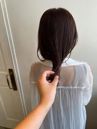 ミディアム カラー MIOベージュカラー 柔らかいカラーのヘアスタイル