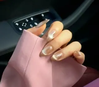 ネイル 高木 維麗絲のネイルデザイン