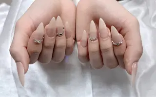 ネイル AKIKO ネイルサロンのネイルデザイン