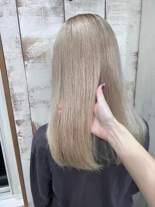 ミディアム カラー 鷺谷 玲奈のヘアスタイル