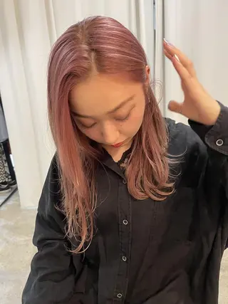 ミディアム カラー CEINE PATHのヘアスタイル