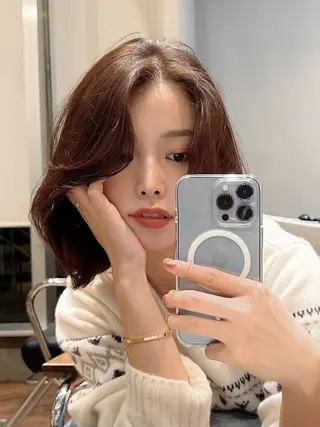 ショート ブリーチなしWカラー /レイヤーカット大阪のヘアスタイル