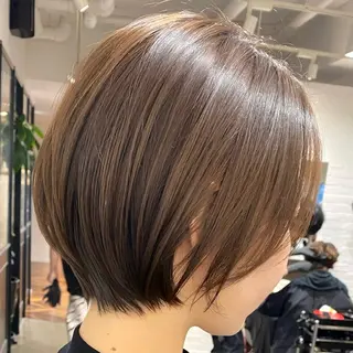 ショート カラー 藤川 明英里のヘアスタイル