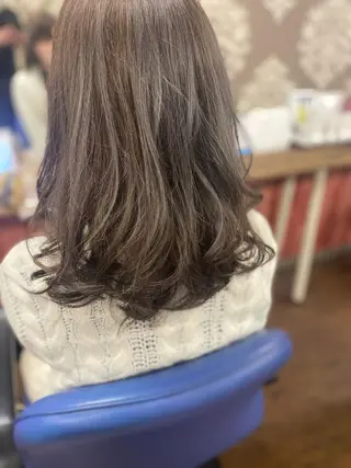カラー masa ディレクターのヘアスタイル