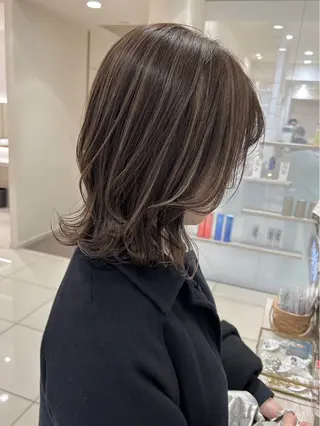 ミディアム カラー 🤍ハイライト/ レイヤー/銀座🤍のヘアスタイル