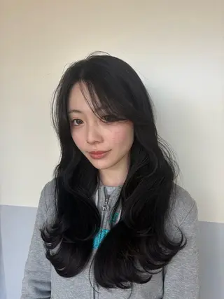 セミロング 鈴木 美由華／透明感カラーのヘアスタイル