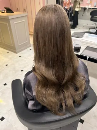 カラー *赤み撃退☘️透明感 トレンドカラー☘️のヘアスタイル