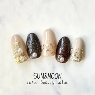 ネイル SUN&MOON REOのネイルデザイン