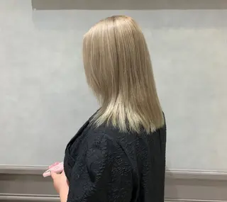 カラー Niina→ anan AVEDAのヘアスタイル