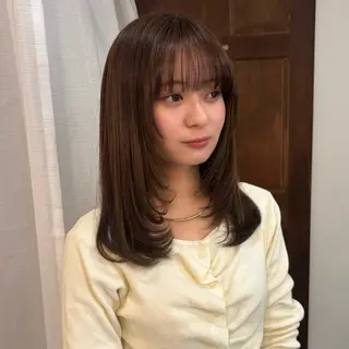 セミロング ゆうめ 透明感カラー /韓国風レイヤーのヘアスタイル