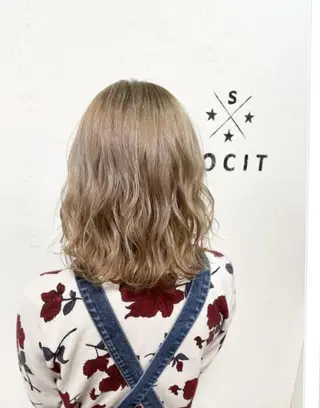 ミディアム カラー 山﨑 大二郎のヘアスタイル