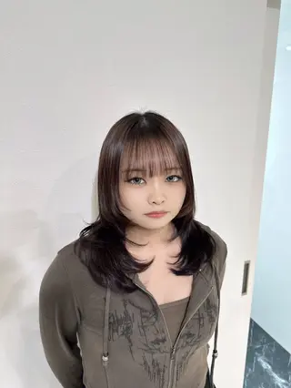 ミディアム カラー ウルフ&レイヤー特化 まとまる美髪矯正のヘアスタイル