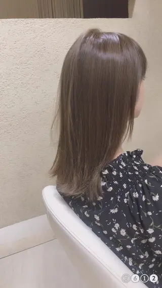セミロング カラー 顔周りの垢抜けヘア 立山愛梨のヘアスタイル