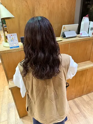 ミディアム パーマ 大橋 芽衣のヘアスタイル