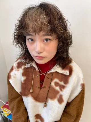 ミディアム パーマ 💓パーマ，💗 レイヤーカットのヘアスタイル