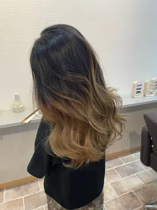 ロング カラー YUI/ ブリーチカラー🌷のヘアスタイル