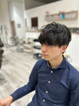 ショート パーマ メンズ 堀 大輔のヘアスタイル