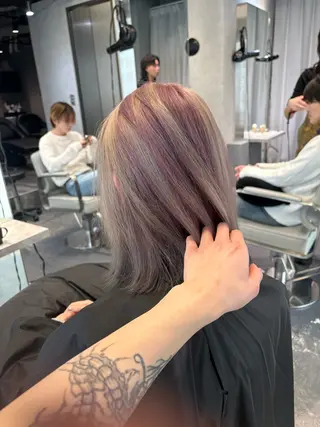 ミディアム カラー jyui/原宿 ハイトーン/デザインのヘアスタイル