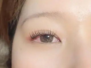 マツエク・マツパ サラバイ ニコットの眉毛・アイブロウイメージ