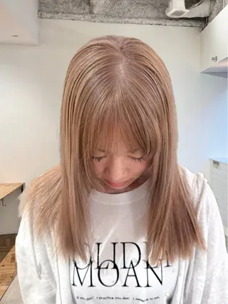 ロング カラー maruquee de mashu所属・モモコ/ブリーチ/ ミルクティカラーのヘアスタイル