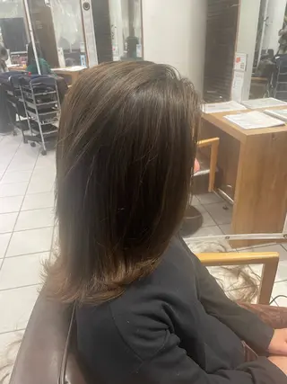 ミディアム 掛川 麻緒のヘアスタイル