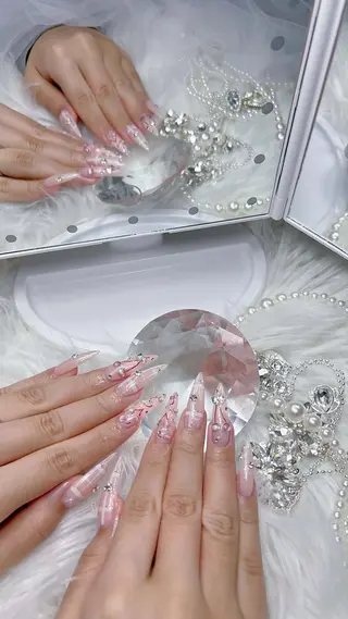 ネイル Mio_ Noiranailのネイルデザイン