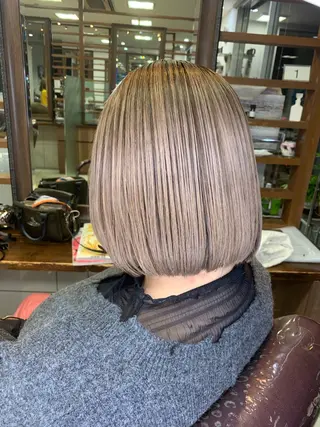ショート カラー 本島 大生のヘアスタイル